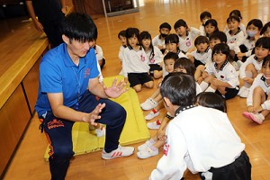 体操教室　マット運動、かけっこ　ばら