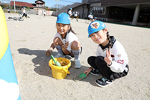 元気いっぱい園庭遊び！　D・ひよこ