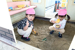 元気いっぱい園庭遊び！　D・ひよこ