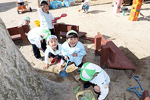 元気いっぱい園庭遊び！　うさぎ・ことり