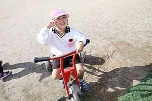 元気いっぱい園庭遊び！　うさぎ・ことり