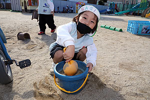 元気いっぱい園庭遊び！　うさぎ・ことり