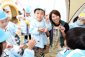 園庭で思いっきり遊びました！　さくら・たんぽぽ・こあら・ぱんだ・きりん