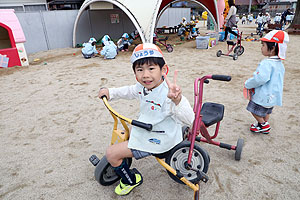 園庭で思いっきり遊びました！　さくら・たんぽぽ・こあら・ぱんだ・きりん