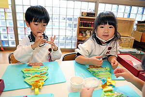 クリスマスツリーの制作　ばら