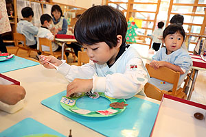 クリスマスリースの制作　きりん
