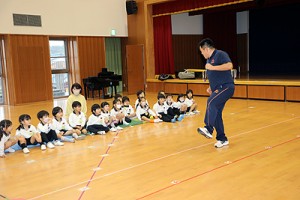 体操教室　ブリッジ・片足跳び　ひまわり