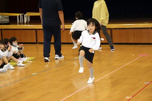 体操教室　ブリッジ・片足跳び　ひまわり