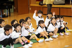 体操教室　ブリッジ・片足跳び　ひまわり