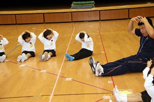 体操教室　ブリッジ・片足跳び　ひまわり