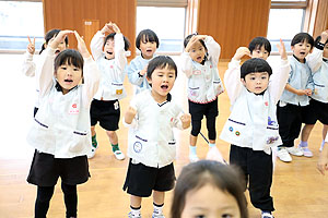 歌・カスタの予行が行われました　年少Bチーム