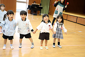 歌・カスタの予行が行われました　年少Bチーム