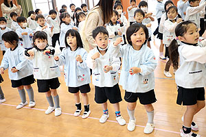 歌・カスタの予行が行われました　年中組