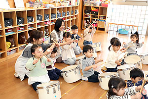 太鼓で遊びました！　ひよこ