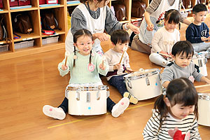 太鼓で遊びました！　ひよこ