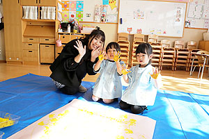 エンゼル幼稚園のお誕生日おめでとう　りす・ひよこ