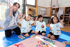 エンゼル幼稚園のお誕生日おめでとう　りす・ひよこ