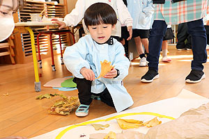 エンゼル幼稚園のお誕生日おめでとう　ことり