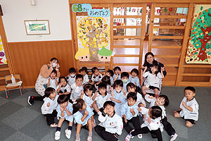 エンゼル幼稚園のお誕生日おめでとう　ことり