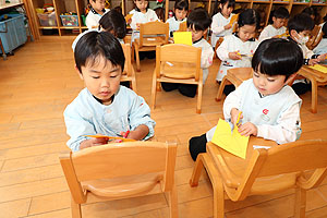 エンゼル幼稚園のお誕生日おめでとう　ことり