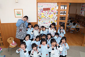 エンゼル幼稚園のお誕生日おめでとう　B