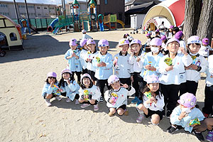 エンゼル幼稚園のお誕生日の制作　D・E・さくら・すみれ・ばら・うさぎ・きりん・こあら・ひまわり