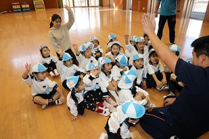 体操教室　楽しかったね　　- 跳び箱 -　　こあら