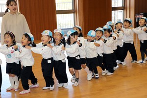 体操教室　楽しかったね　　- 跳び箱 -　　こあら