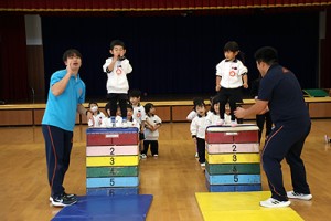 体操教室　楽しかったね　　　-跳び箱-   　    きりん
