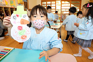 ゆきだるまの制作　こあら