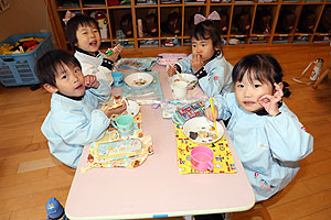 もちつき大会　こあら・ぱんだ・きりん