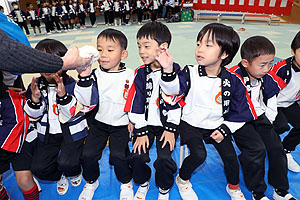 もちつき大会　年長組・ひよこ　NO.1