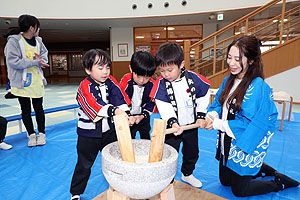 もちつき大会　年長組・ひよこ　NO.1