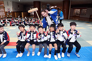 もちつき大会　年長組・ひよこ　NO.1