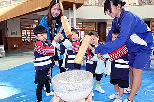 もちつき大会　ひまわり・さくら・すみれ・ひよこ　NO.2