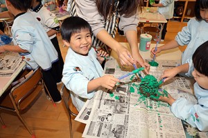 クリスマス飾りの制作　　ばら