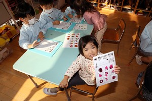 クリスマスビンゴ楽しかったね　　ひよこ・さくら