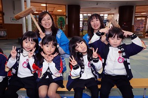 もちつき大会が行われました　ばら・たんぽぽ
