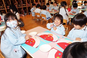 サンタの帽子を作りました　きりん