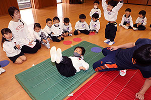 体操教室がありました　ばら・すみれ・たんぽぽ