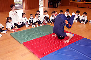 体操教室がありました　ばら・すみれ・たんぽぽ