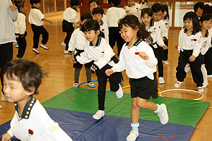 体操教室がありました　ばら・すみれ・たんぽぽ