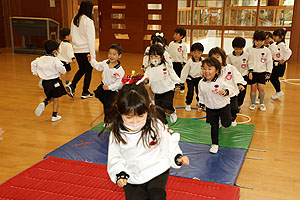 体操教室がありました　ばら・すみれ・たんぽぽ