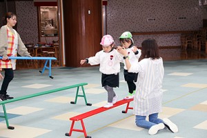 エンゼルドームで楽しい運動遊び　うさぎ・りす・ことり