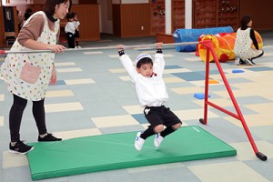 エンゼルドームで楽しい運動遊び　こあら・ぱんだ・きりん