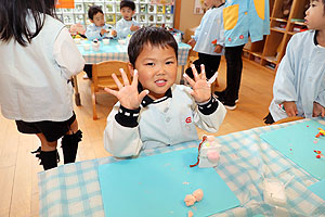 クリスマスケーキの制作　きりん