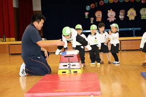 体操教室　たのしかったね　ー跳び箱ー　ことり