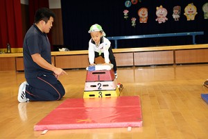 体操教室　たのしかったね　ー跳び箱ー　ことり