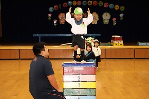 体操教室　たのしかったね　ー跳び箱ー　ことり