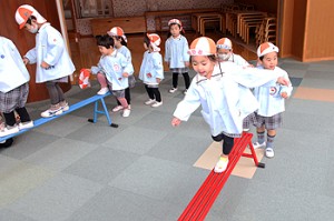 平均台にチャレンジ‼　　きりん